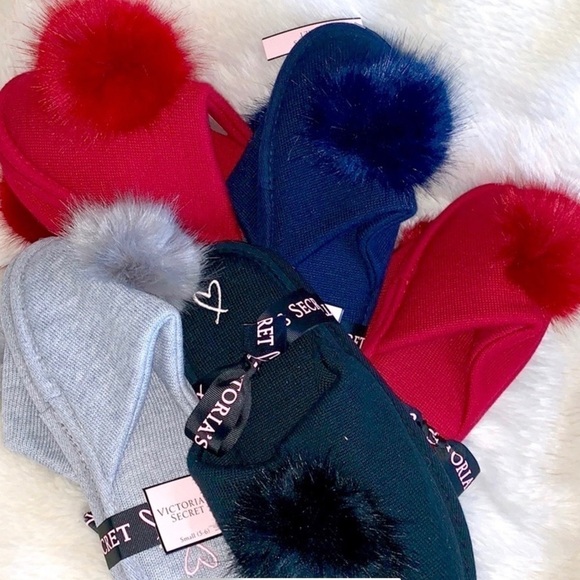Victoria’s Secret Pom Pom Slippers - Picture 1 of 7